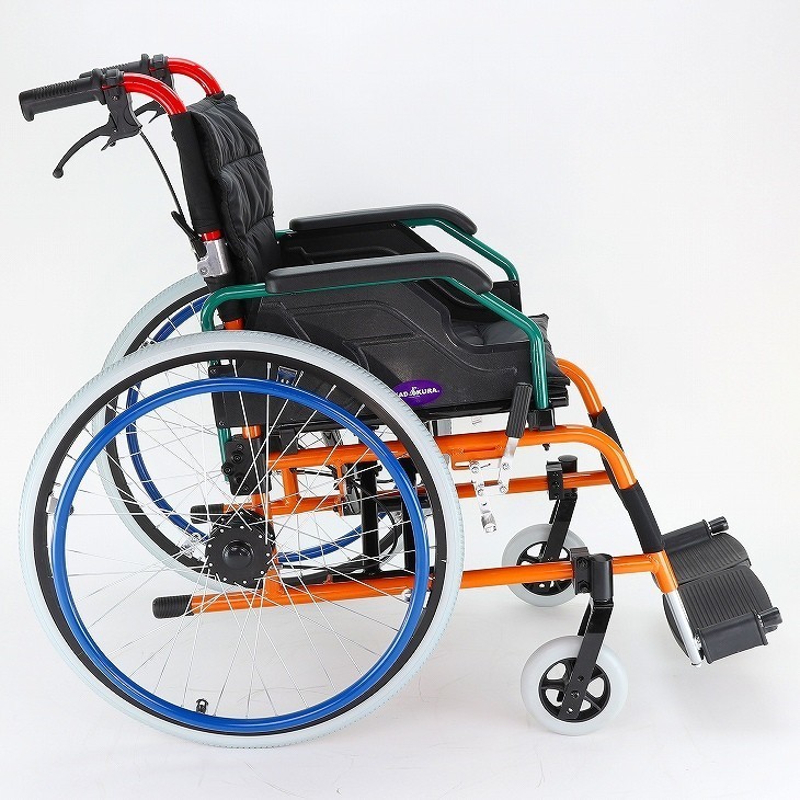 車椅子 自走用 軽量 折りたたみ 跳ね上げ式 多機能 カラフル 送料無料 カドクラ KADOKURA スニーカー B104-AS_画像4