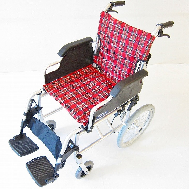 車椅子 介護用 介助式 軽量 折り畳み 多機能　 跳ね上げ式　スイングアウト　送料無料　カドクラ KADOKURA ビスケット レッド B601-AKR_画像4