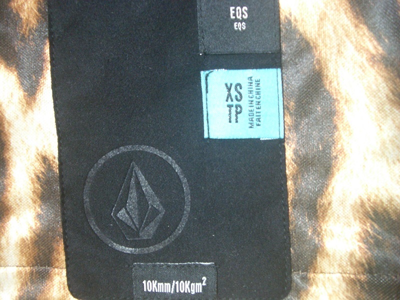 送料込 新品 VOLCOM ボルコム 上下セット サイズXS 女性 花柄 送料込 新品 VOLCOM ボルコム 上下セット サイズXS 女性 花柄