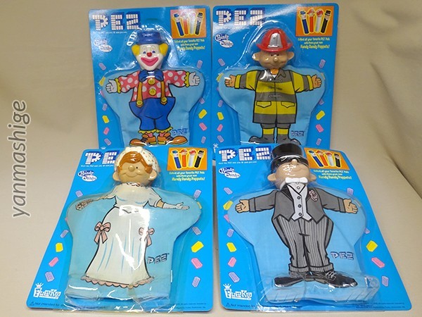 新品 ハンドパペット ピエロ 消防士 新郎新婦 ファイヤーマン FUNKO PEZ 手踊り人形 ハンディーダンディーパペット Handy Dandy Puppets_画像1