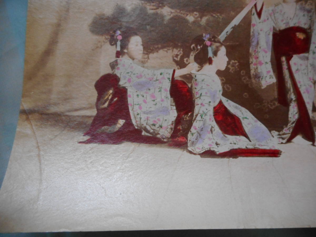 手彩色大判古写真　踊り　4人の女性　鶏卵紙_画像3