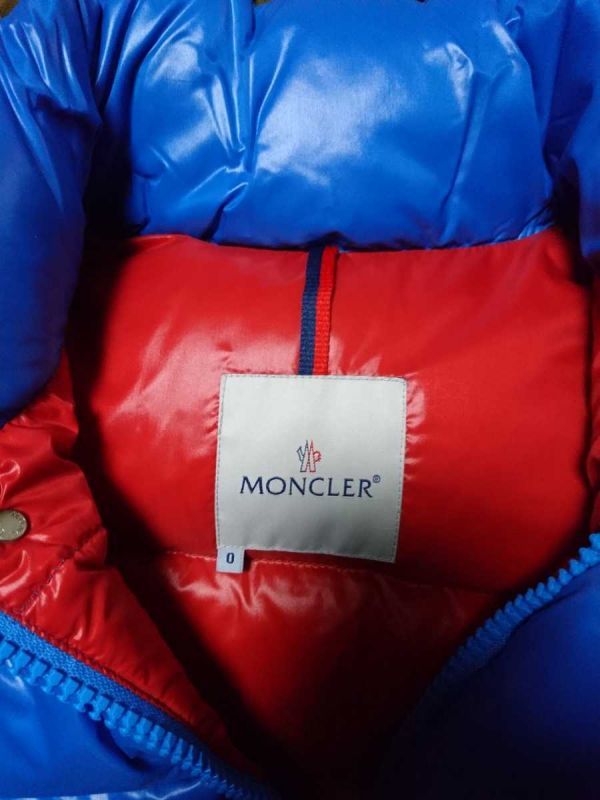 05年製モンクレールMONCLERエベレスト0水色×赤デカロゴ美品_画像3