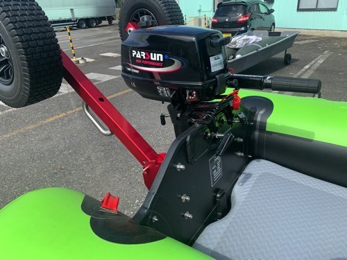 便利な船内からレバーで上下、ボートドーリー/7.2kgアルミ製 便利な船内からレバーで上下、ボートドーリー/7.2kgアルミ製
