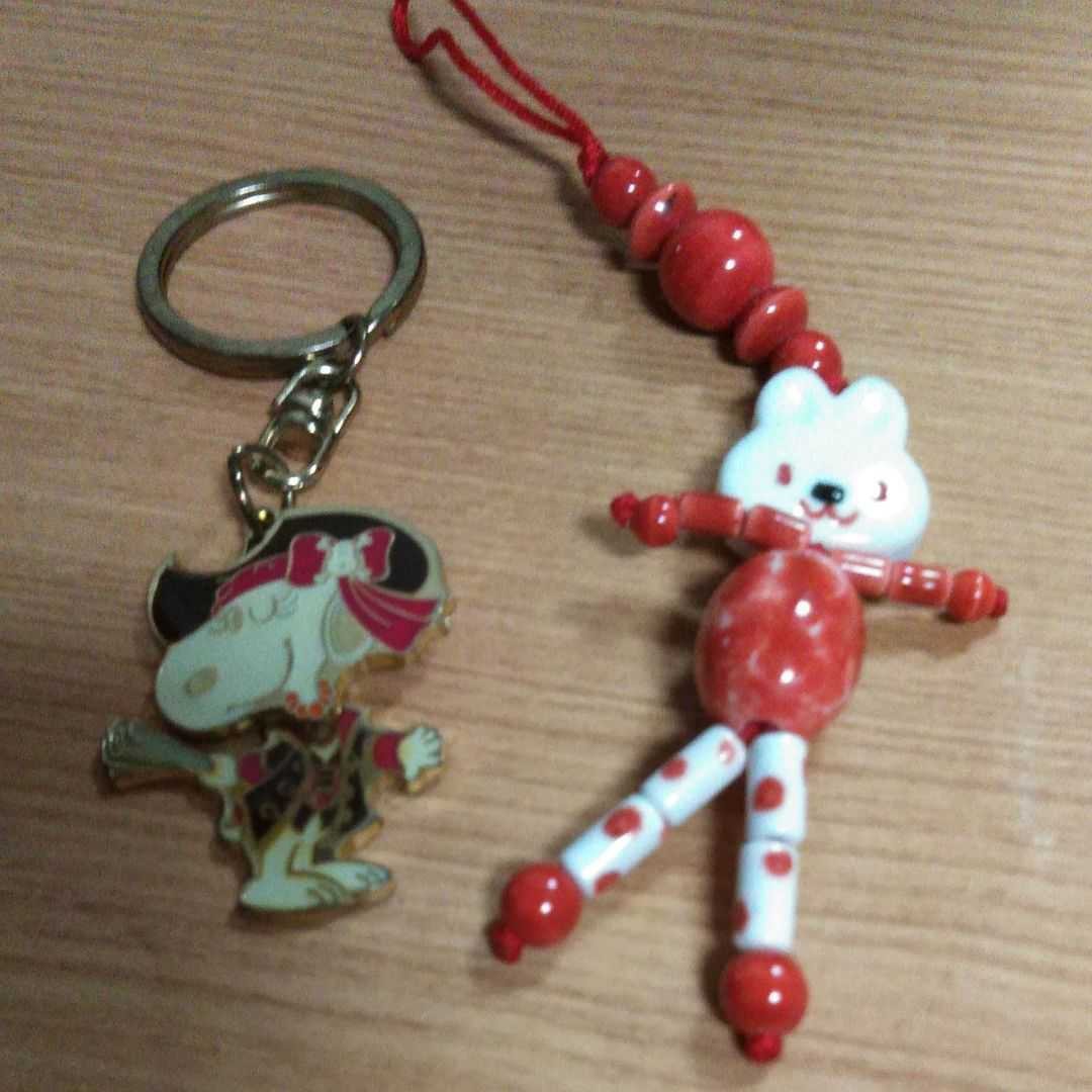 Paypayフリマ スヌーピーの女きょうだい おすましベルちゃんのキーホルダーと可愛いウサギのストラップ Paypayフリマ スヌーピーの女きょうだい おすましベルちゃんのキーホルダーと可愛いウサギのストラップ