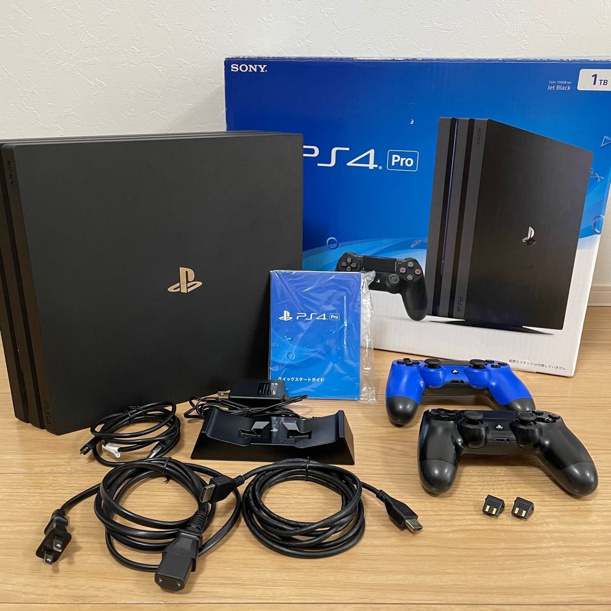 ★即納★PlayStation4 Pro CUH-7000BB01 PS4 Pro 本体 プレイステーション4 PS4Pro 中古