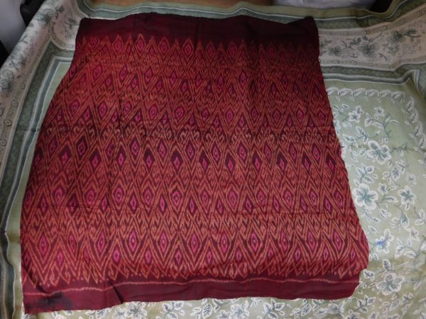 タイ　マッドミー シルクオールドクロスNO.74 87×97cm 　模様シルク細い絹糸　美しい　ｍａｄｍｅｅ　ｐａｓｈｉｎ　パ　シン_画像3