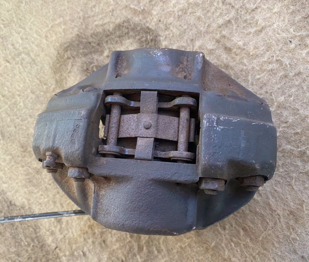 BMW 2002 right front brake calipers ASSY