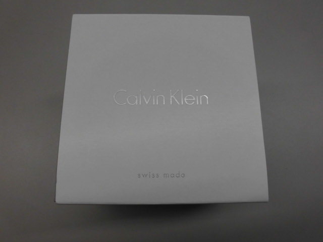 新品 ケース箱付■Calvin Klein ■腕時計■ロゴマーク■定価24,840円■シルバー■電池式■ラスト_画像8