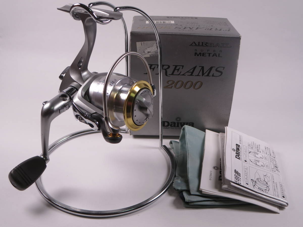 晝 【新品未使用品】 ダイワ 初代 フリームス 2000 Daiwa FREAMS スピニングリール （検 エギング 2500 カルディア ルビアス レブロス KIX_画像1