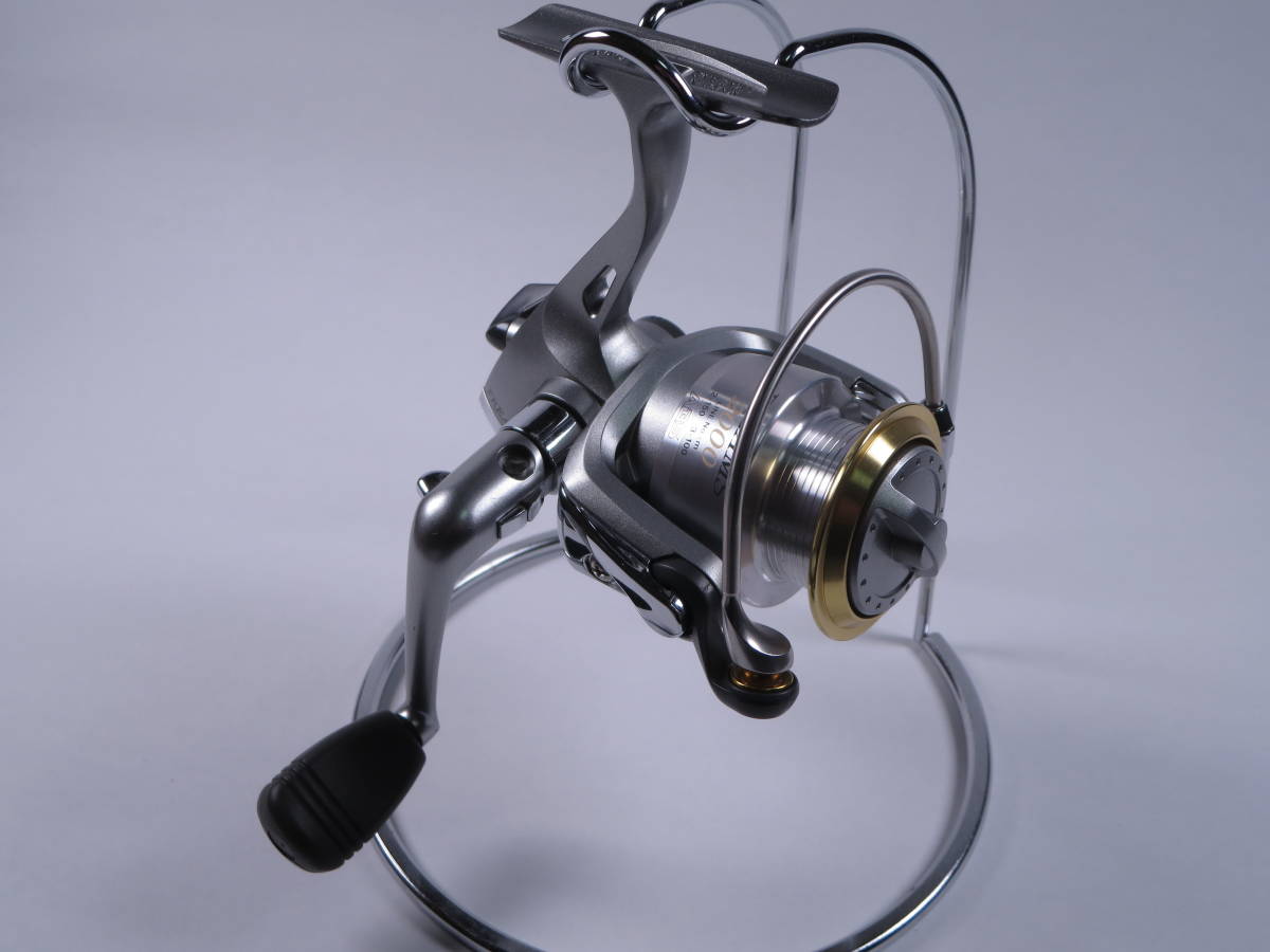 晝 【新品未使用品】 ダイワ 初代 フリームス 2000 Daiwa FREAMS スピニングリール （検 エギング 2500 カルディア ルビアス レブロス KIX_画像2