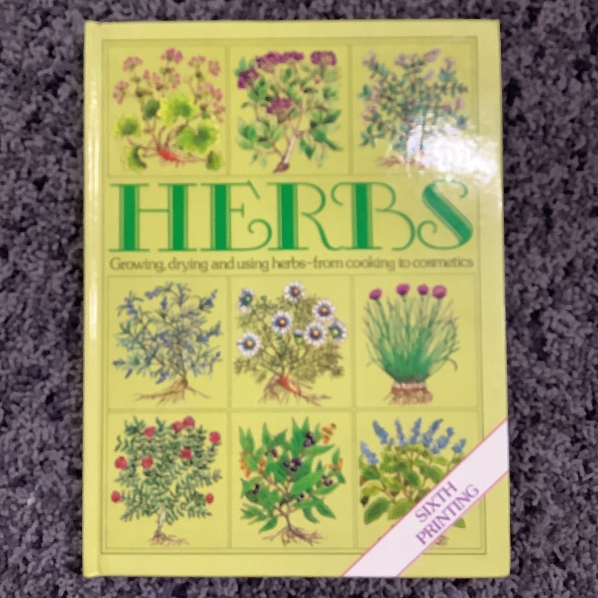  проблема есть .книга@HERBS Growing,drying and sing herbs~from cooking to cosmetics SIXTH PRINTING Marshall Cavendish ISBN 0 85685 087 X