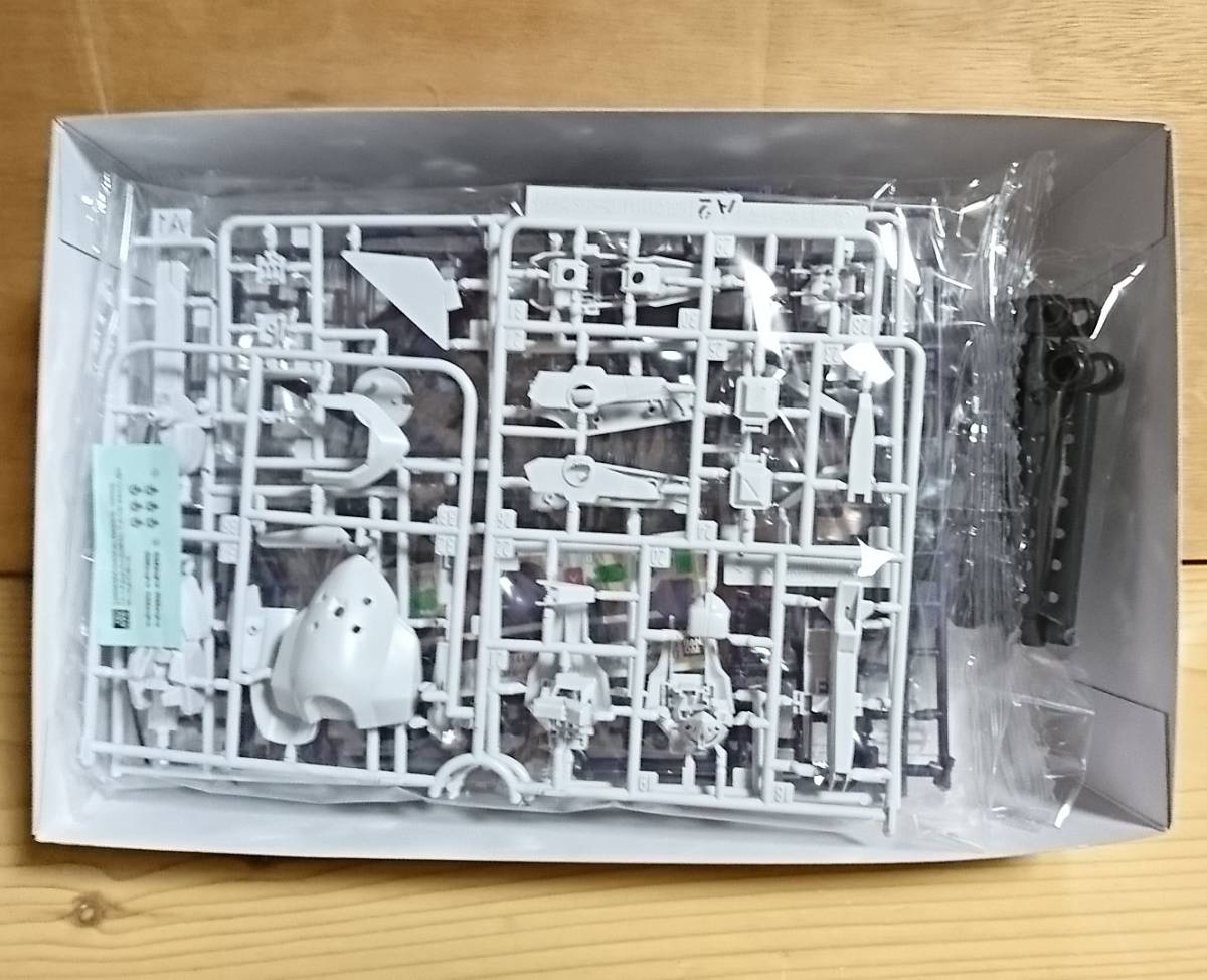 HGUC 1/144 ガンダムTR-6［ウーンドウォート］ ■『ADVANCE OF Z ～ティターンズの旗のもとに～』 プレミアムバンダイ限定_画像2