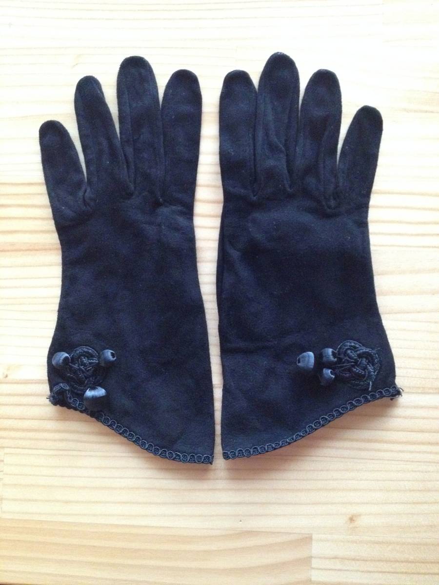 ◆婦人用手袋 黒 スウェード 玉飾り スペイン製◆_画像1