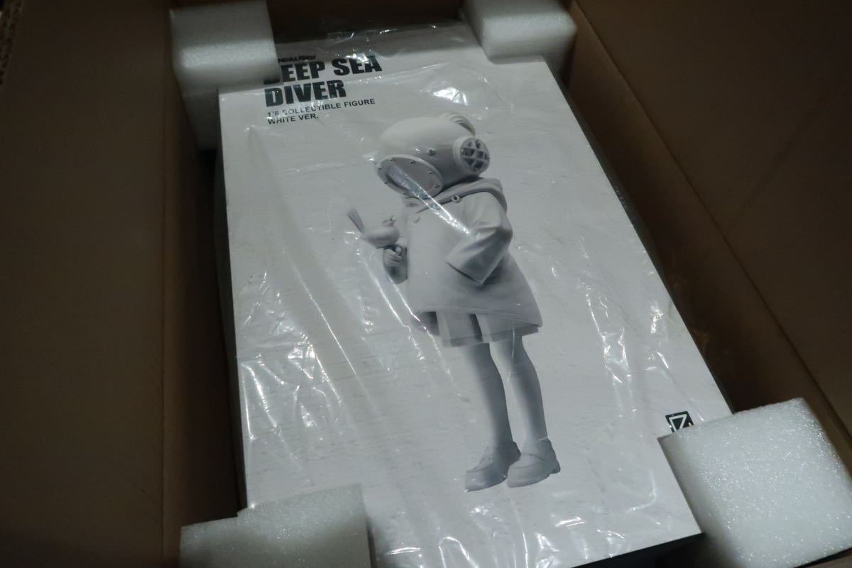 『DEEP SEA DIVER』※BRANDALISED ディープ　シーダイバー　 BANKSY バンクシー　フィギュア　コレクショントイ　正規品　 送料込み