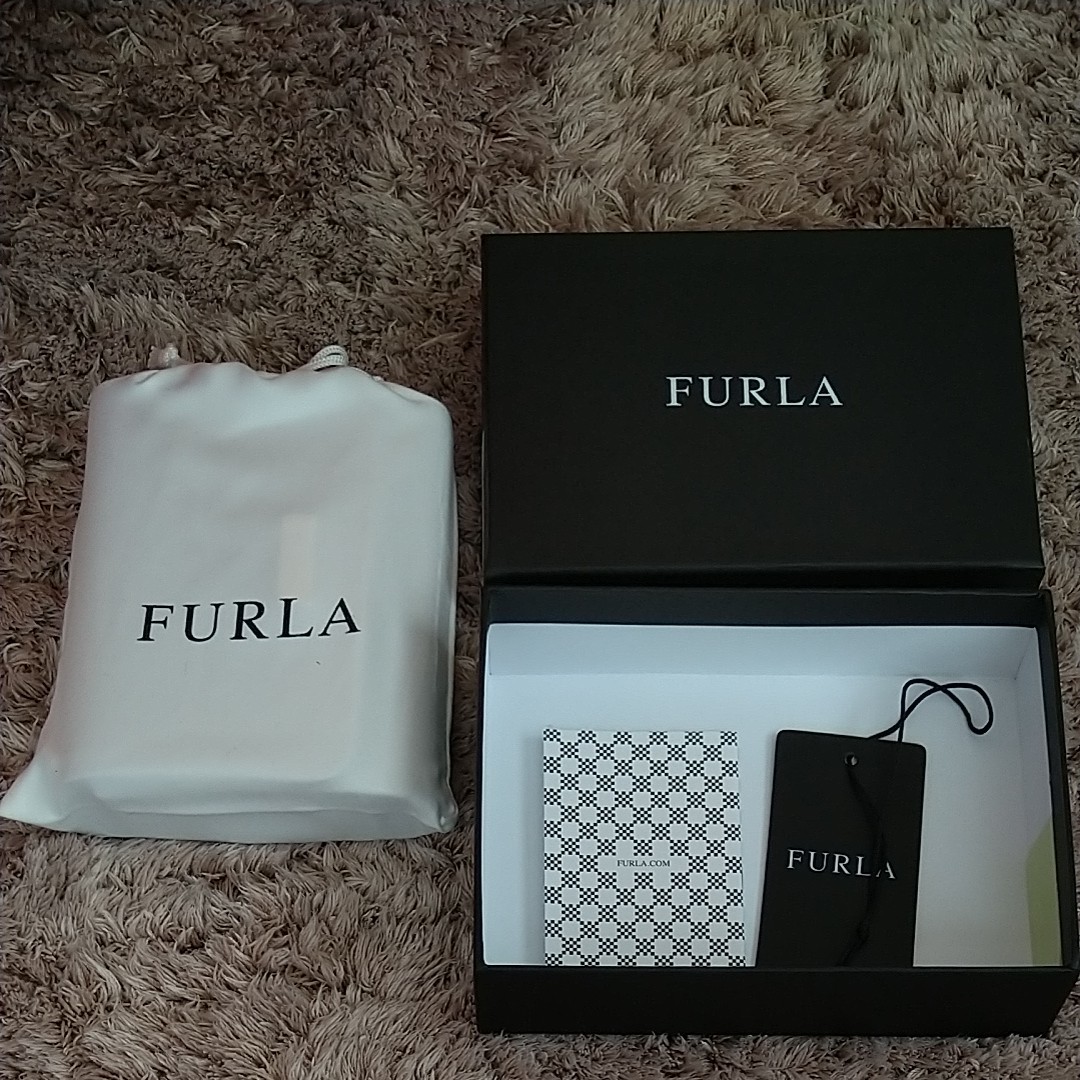 二つ折り財布 FURLA 折り財布　パープル