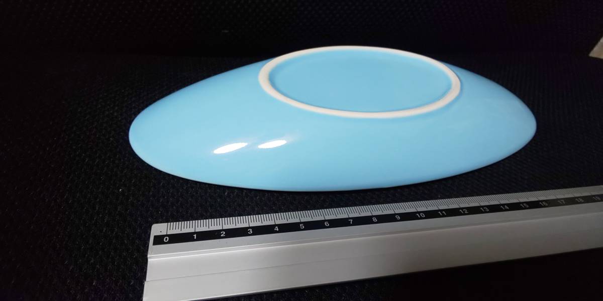 ■ ILUUMS 磁器製 つまみ小皿 ブルー サントリー イルムス 楕円プレート 食器 磁器　幅22cm奥行9.8cm高さ3cm_画像4