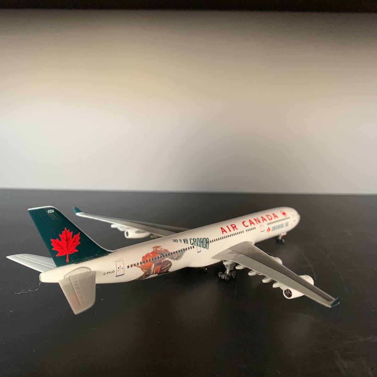 レア物 希少！新品同様 1/400 Air Canada A340-300 長野オリンピック特別ペイント ダイキャスト 飛行機 旅客 航空 Airbus エアバス Dragonの画像6