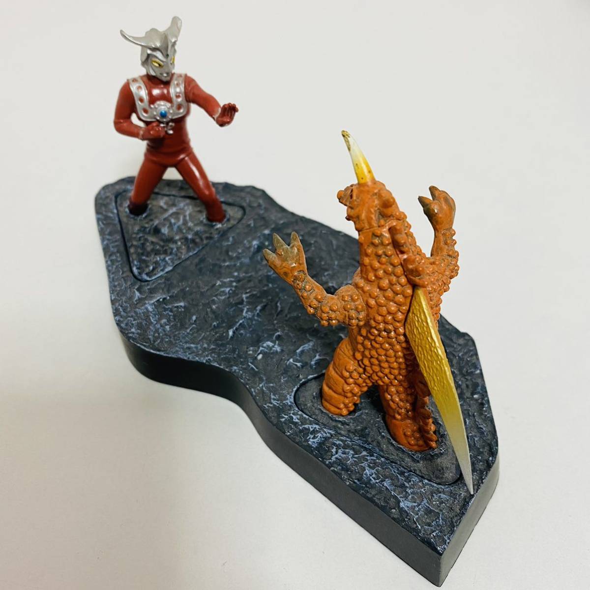 Yahoo!オークション - 【美品】ウルトラ怪獣戯画 ウルトラマン Yahoo!オークション - 【美品】ウルトラ怪獣戯画 ウルトラマン