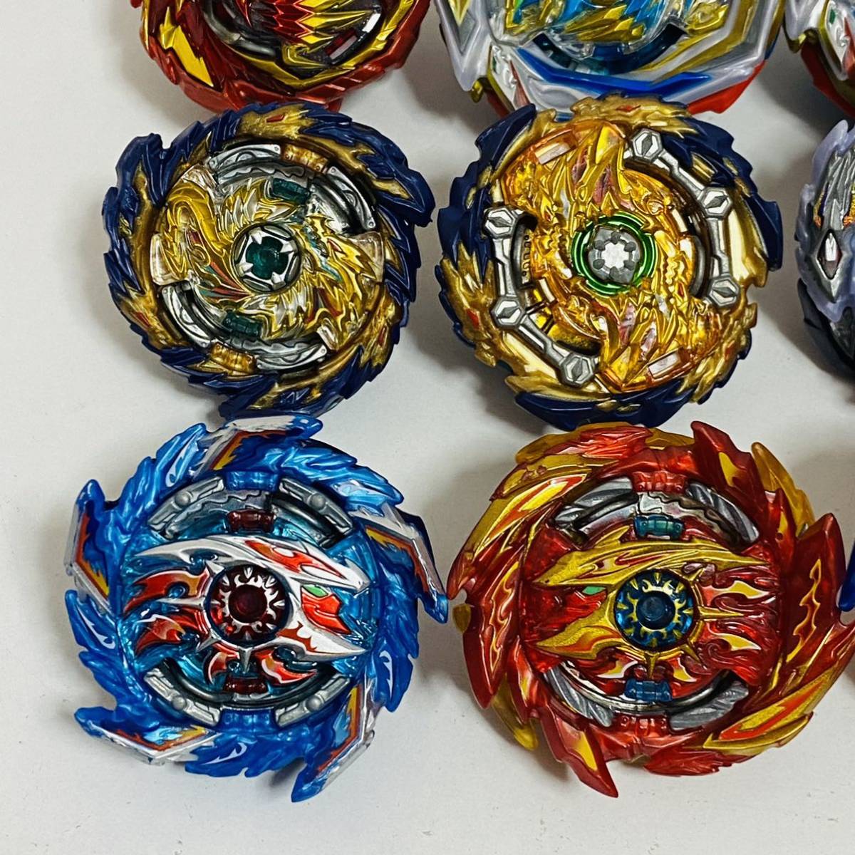 中古品】ベイブレードバースト 26個セット キングヘリオス 中古品】ベイブレードバースト 26個セット キングヘリオス