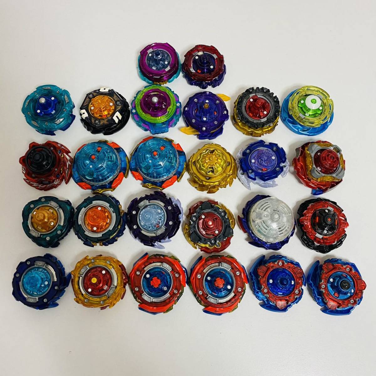 中古品】ベイブレードバースト 26個セット キングヘリオス 中古品】ベイブレードバースト 26個セット キングヘリオス