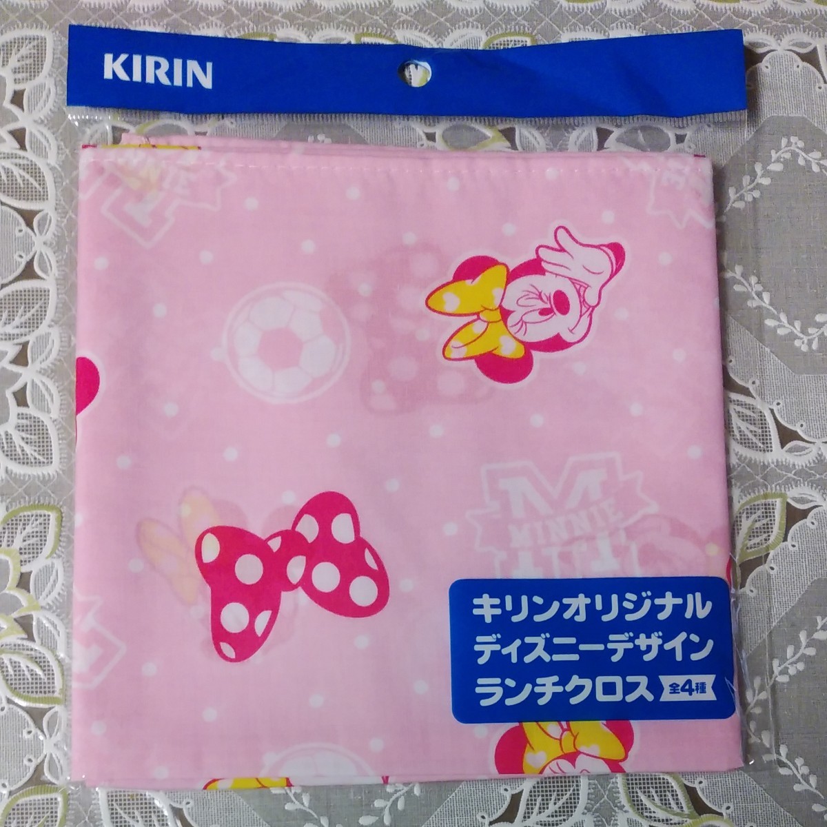 Paypayフリマ ディズニーデザインランチクロス 3枚ちりめん風風呂敷 1枚ペーパーナプキン1袋の5点の出品です Paypayフリマ ディズニーデザインランチクロス 3枚ちりめん風風呂敷 1枚ペーパーナプキン1袋の5点の出品です