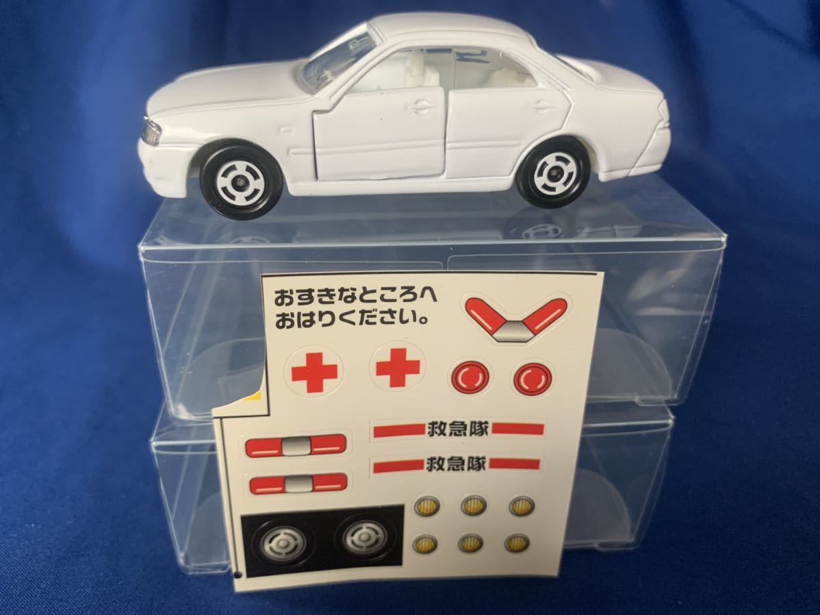 TOMY トミカギフト ホワイトトミカセット 日産NISSAN セドリック TOMY トミカギフト ホワイトトミカセット 日産NISSAN セドリック