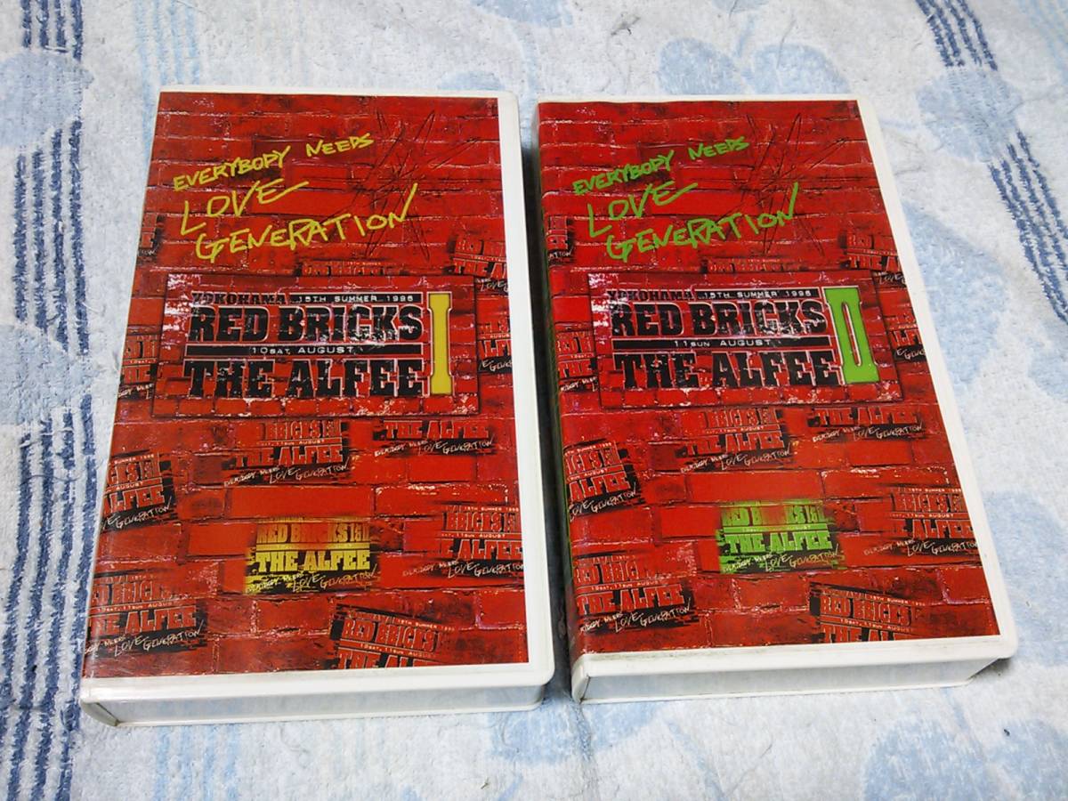即決VHSビデオ THE ALFEE(アルフィー) YOKOHAMA RED BRICKS ビデオパンフレット2本セット_画像1