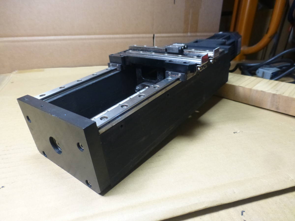 YASKAWA AC SERVO MOTOR USAREM-01DN2X 全長約480mm ガイドレール部分約273㎜_画像8