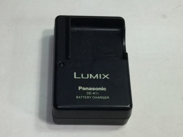 LUMIX ＡＣアダプター　　パナソニック　DE-A11 バッテリーチャージャー　WJ10A_画像1