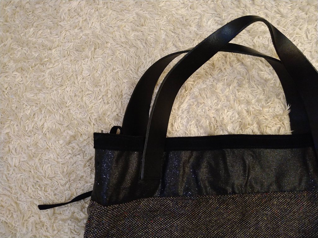 【値下げ!】フランス製エステロンestellon黒・グレーラメトートバッグ定価3万サンプル品?