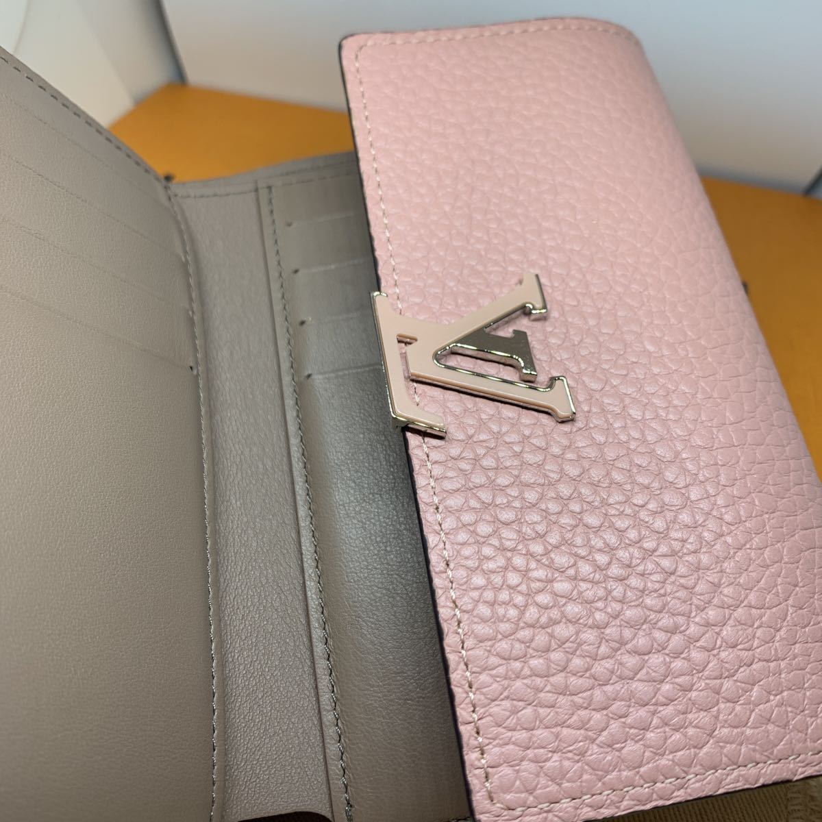 LOUIS VUITTON ルイヴィトン 財布 ミニ財布 13.5×9 牛革 ピンク 箱袋付 ポルトフォイユ カプシーヌ コンパクト
