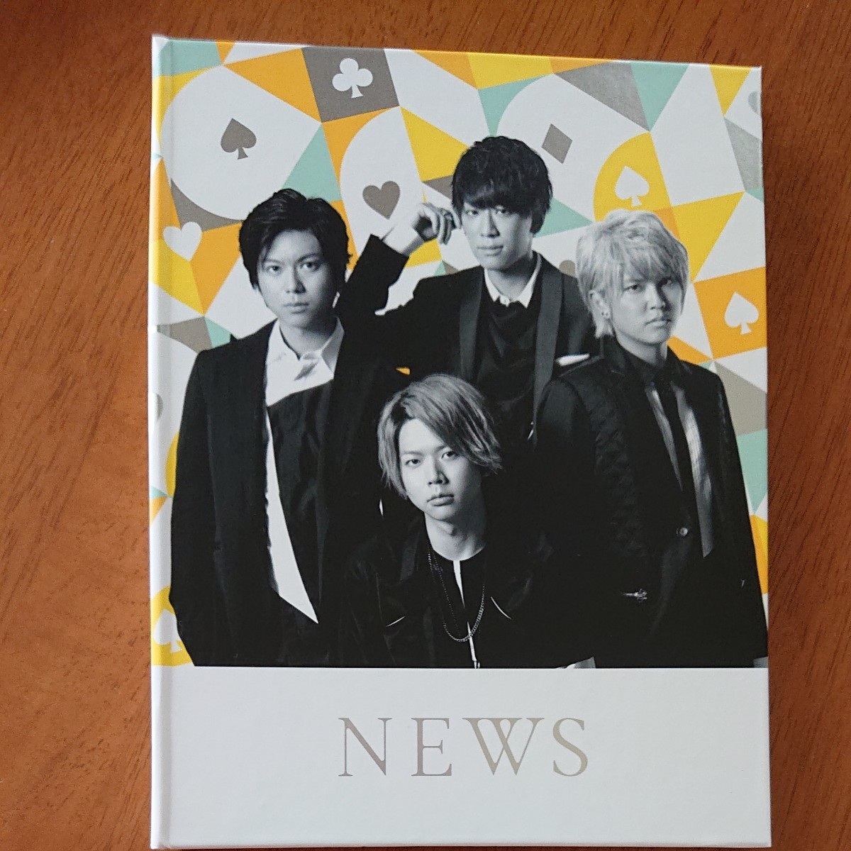 NEWS フォトアルバム 公式写真8枚付き|PayPayフリマ