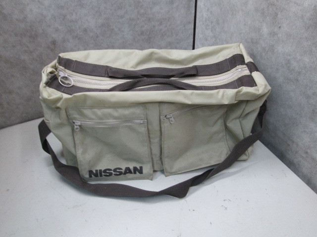  that time thing Nissan Nissan NISSAN original tool sack emergency sack large storage sack car wash tool inserting approximately . width 50. length 23. height 28.