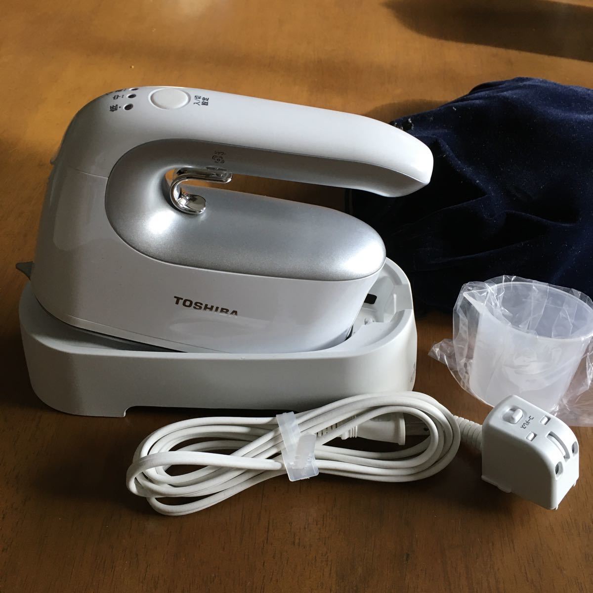 東芝コードレス衣類スチーマーTAS -X4