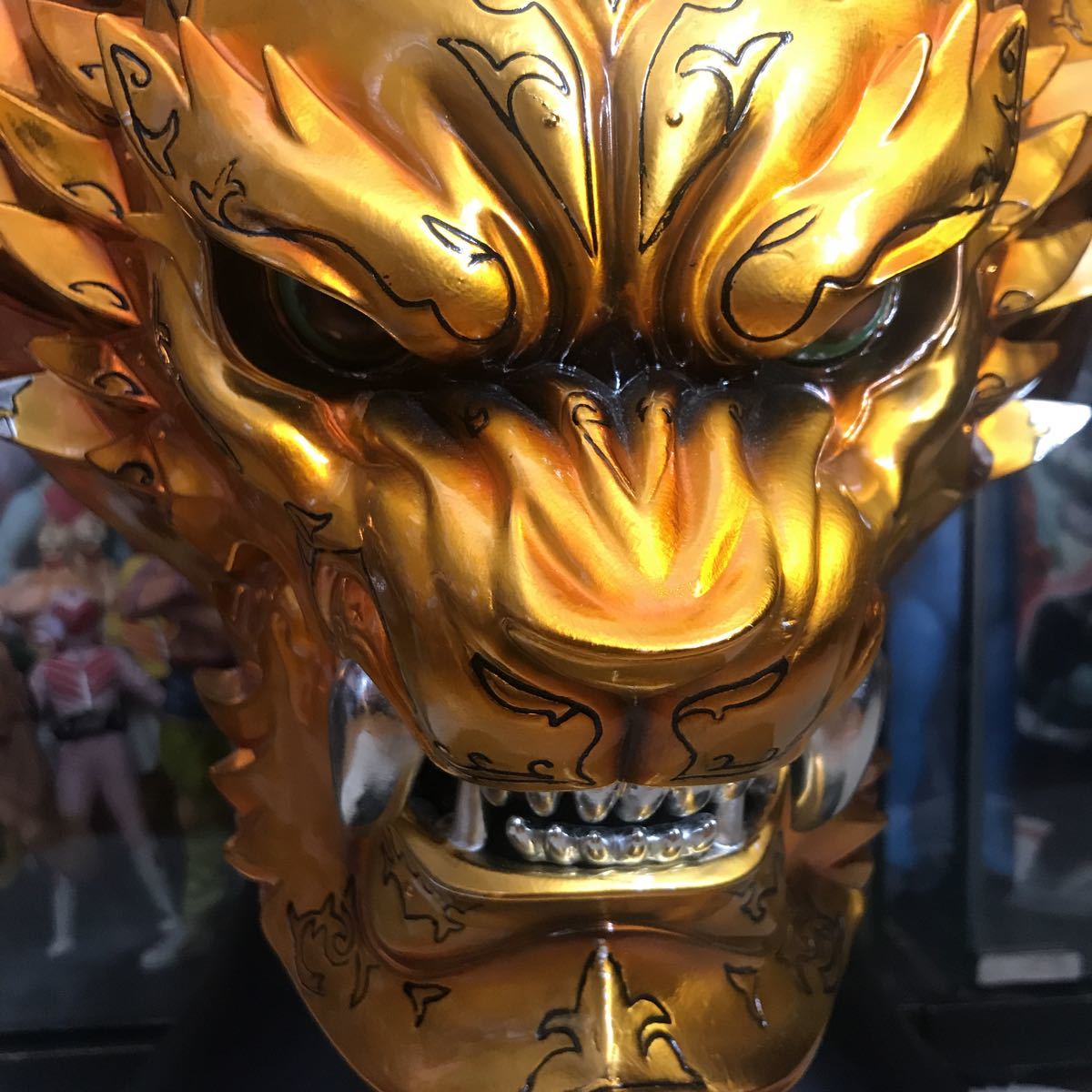 ..(GARO) в натуральную величину желтый золотой рыцарь Garo 1/1 head mote искусственная приманка to storm goooo