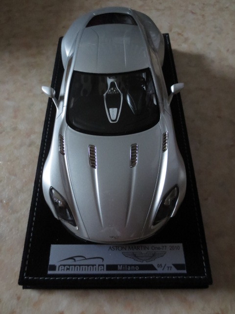  Aston Martin *ONE-77 model car * worldwide limitation 77 pcs * Italy made *ASTON MARTIN*007 bond car * Van teji*DB11*lapi-do