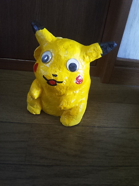 子供が作ったピカチュウの貯金箱 紙粘土 14.5 12 10㎝くらい 中古 h8 子供が作ったピカチュウの貯金箱 紙粘土 14.5 12 10㎝くらい 中古 h8