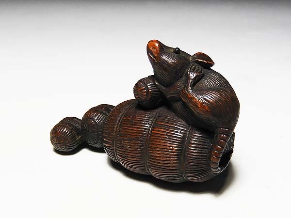 [ luck ].. thing : tree carving netsuke ..