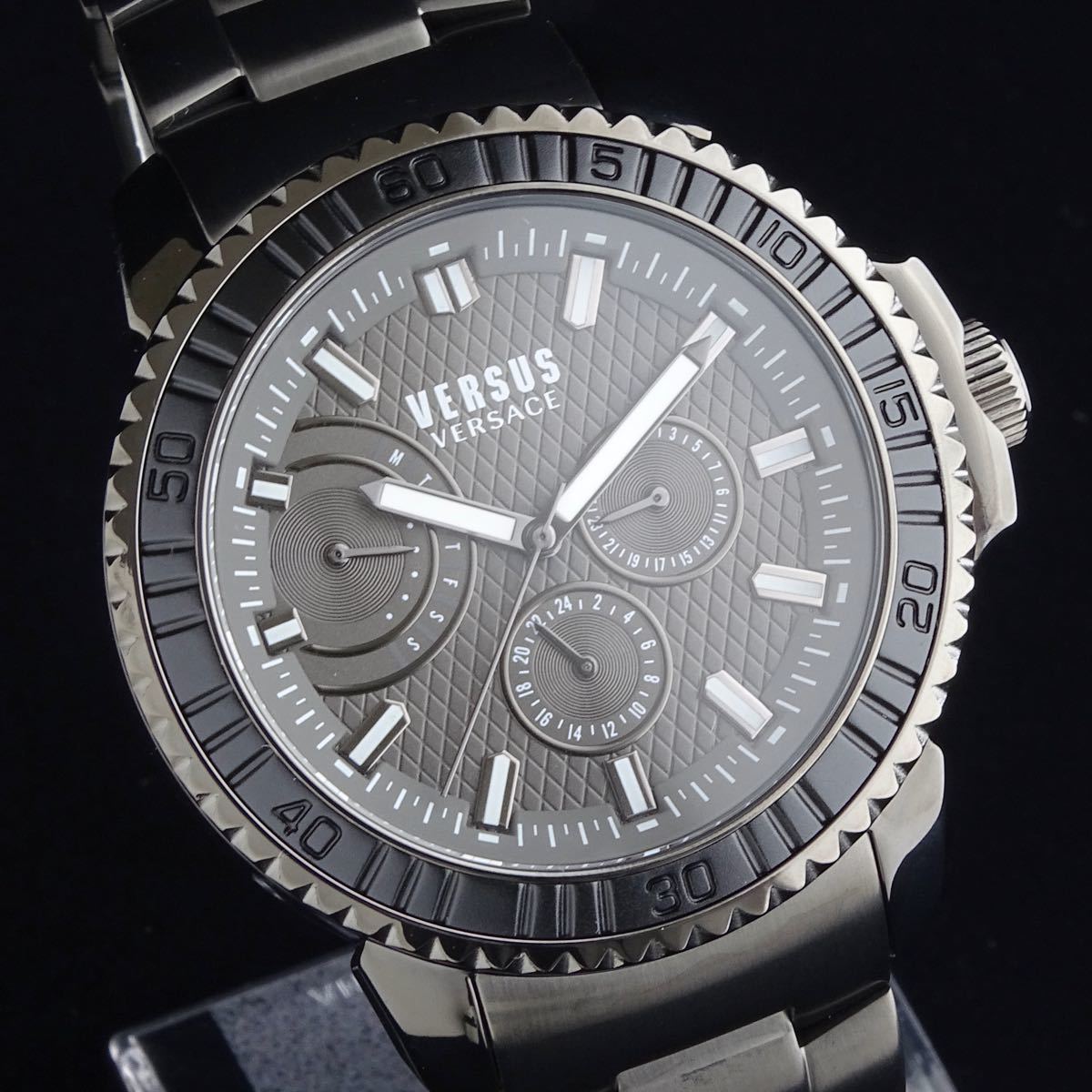 【新品即納】ヴェルサス ヴェルサーチ 高級 メンズ腕時計 クロノグラフ 45mm｜PayPayフリマ