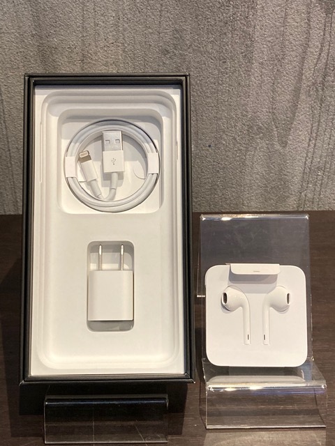6120円 ジャンク品 iPhone7Plus 128GB Softbank 〇 付属品保存 6120円 ジャンク品 iPhone7Plus 128GB Softbank 〇 付属品保存