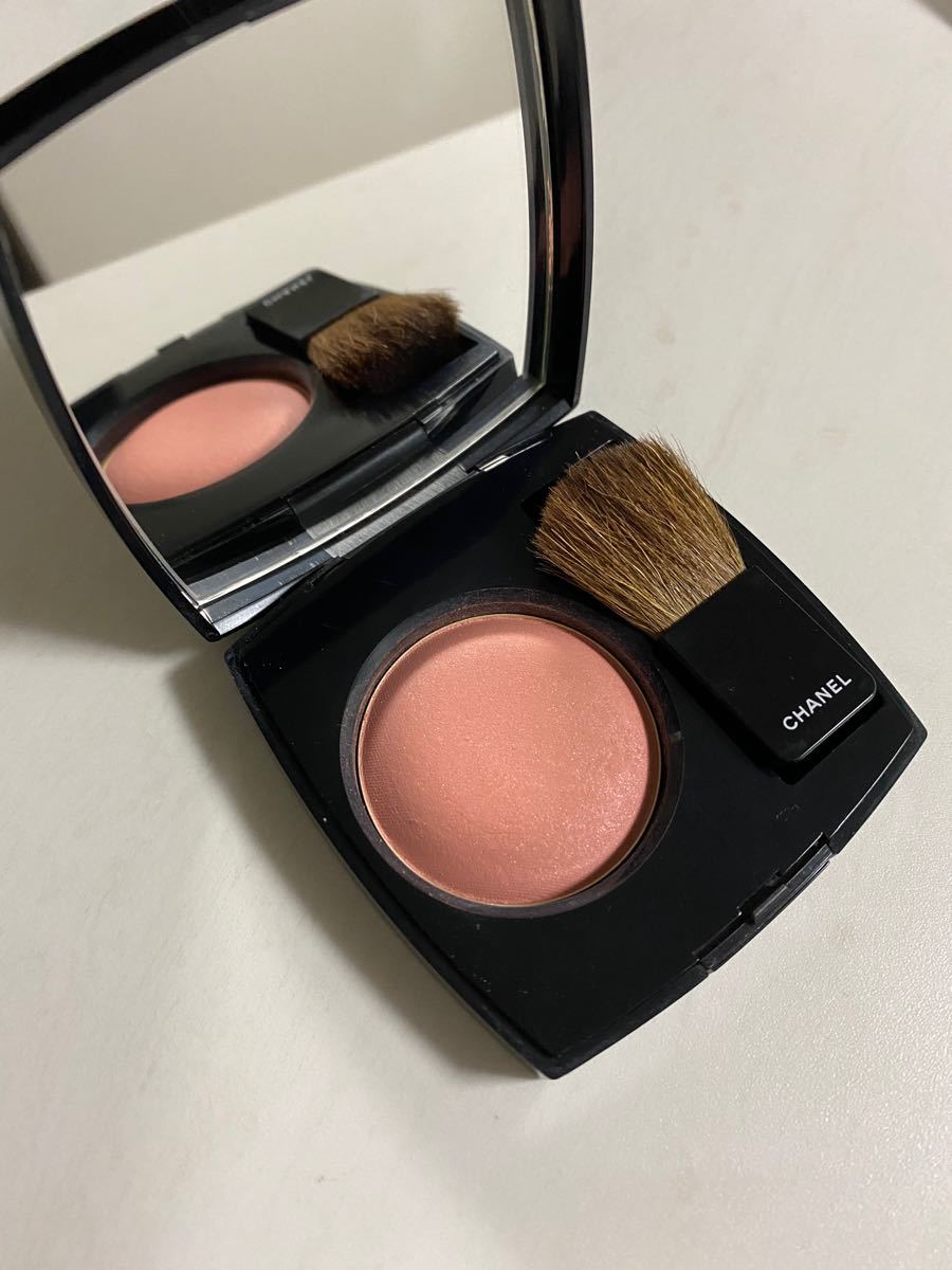 CHANEL チーク 99 ROSE PETALE