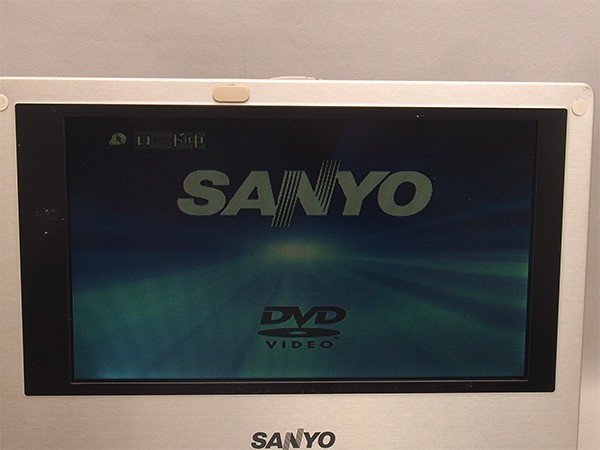 サンヨー DVD-HP70T 本体のみ ポータブルDVDプレーヤー SANYO ジャンク品 管12320_画像2