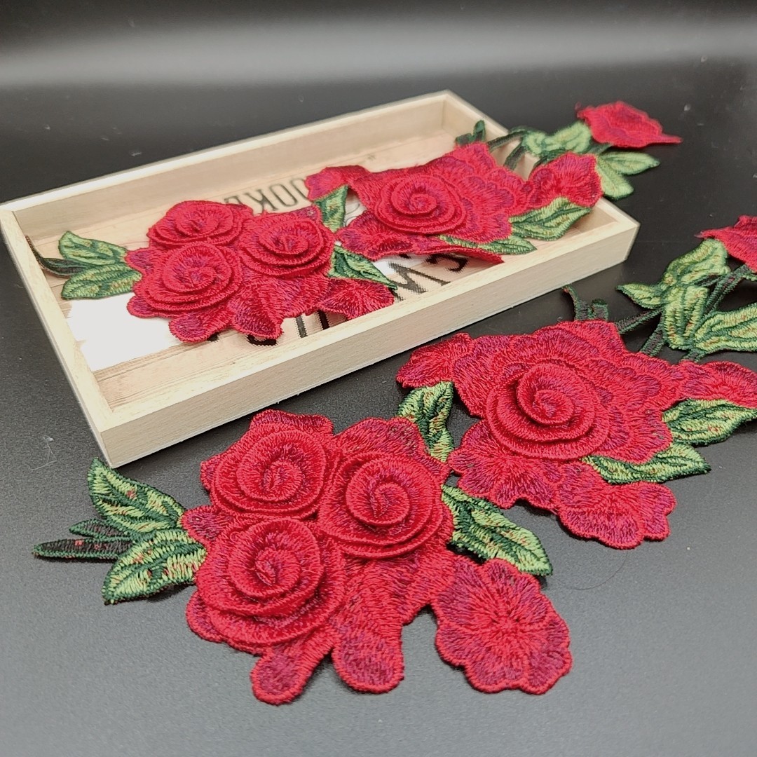 品番HRL024 ハンドメイド素材 薔薇 刺繍 レッド 2枚 ケミカルモチーフ ガーランド かぎ針編み フランス