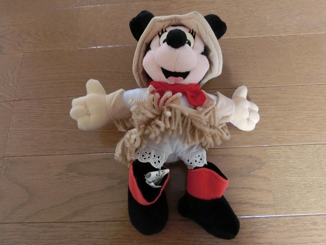  rare thing America. Disney . buy FRONTIERLAND Minnie Mouse tag attaching 