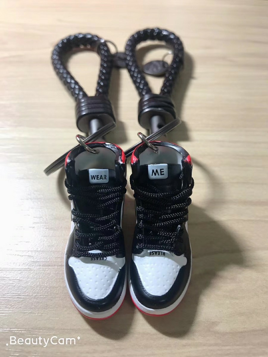 再入荷 Air Jordan NIKE 2点セット スニーカー キーホルダー 再入荷 Air Jordan NIKE 2点セット スニーカー キーホルダー