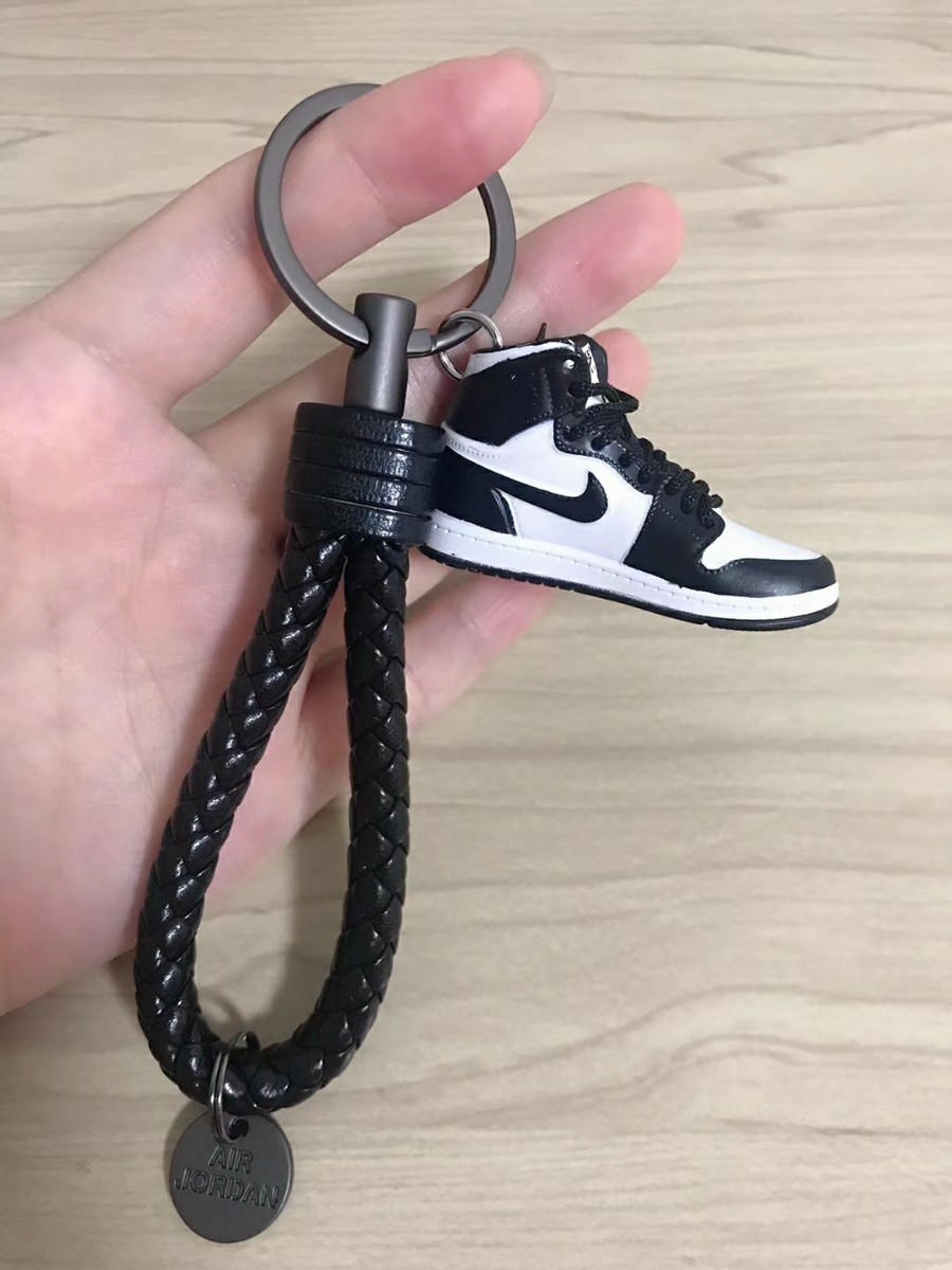 再入荷 Air Jordan NIKE 2点セット スニーカー キーホルダー 再入荷 Air Jordan NIKE 2点セット スニーカー キーホルダー