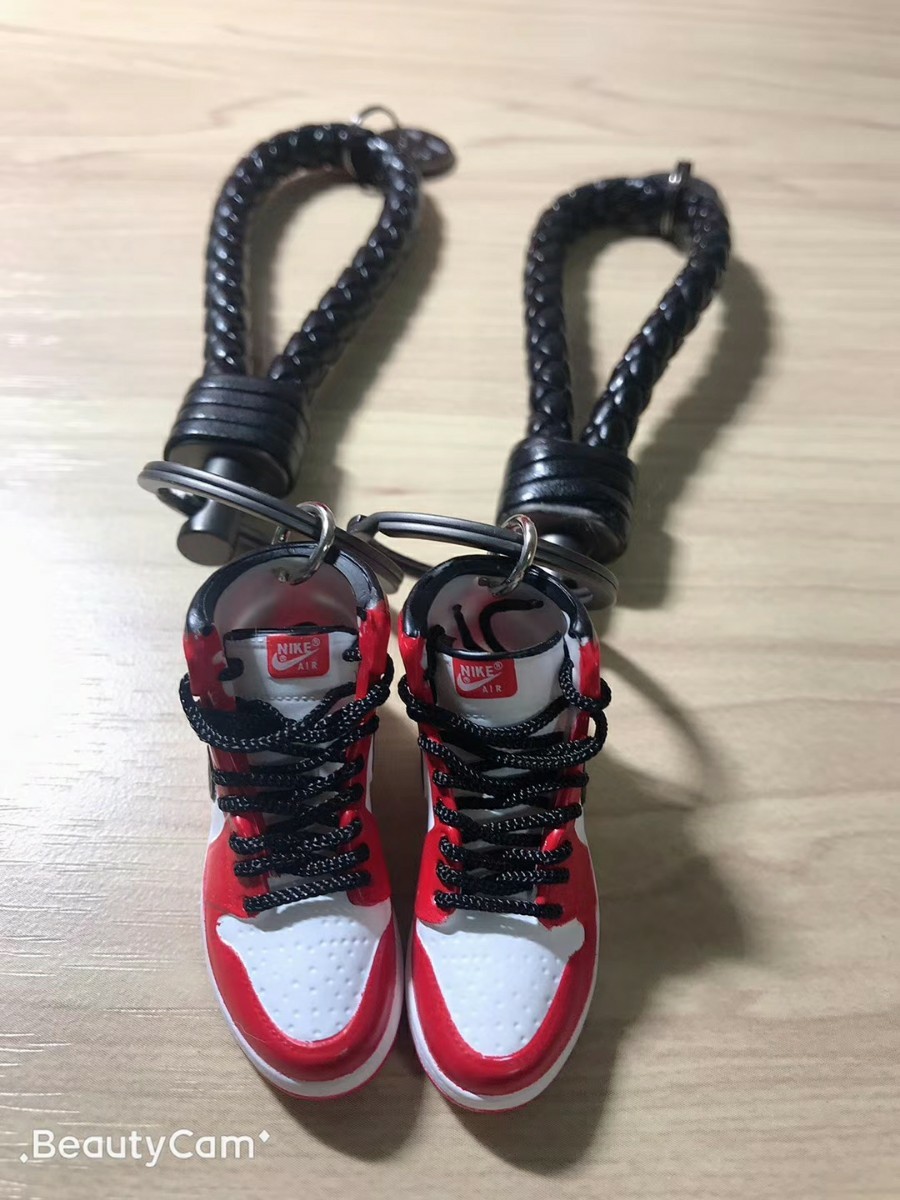 再入荷 Air Jordan NIKE 2点セット スニーカー キーホルダー 再入荷 Air Jordan NIKE 2点セット スニーカー キーホルダー
