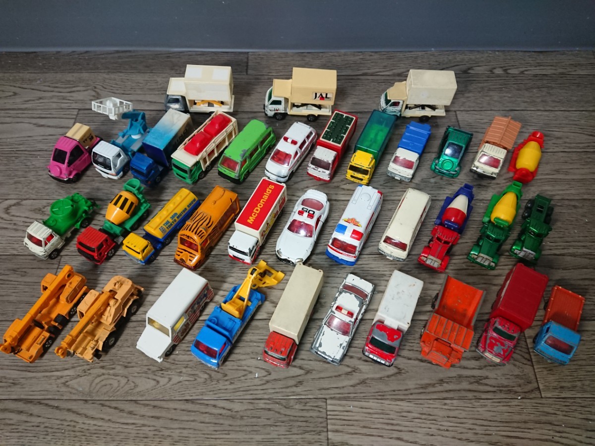 Paypayフリマ ジャンク 中古 当時物 Tomica トミカ 日本製 中国製 35台 大量 まとめ売り セット売り 人気の働く車 レッカー車 Paypayフリマ ジャンク 中古 当時物 Tomica トミカ 日本製 中国製 35台 大量 まとめ売り セット売り 人気の働く車 レッカー車