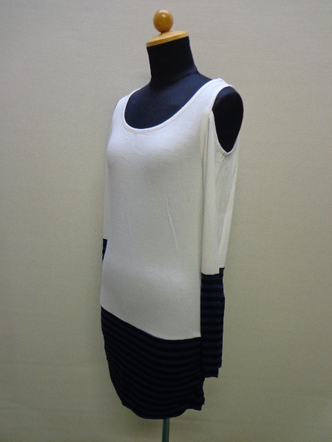 *[ reuse corner shop stock sale ]* beautiful goods / with translation * open shoulder do King tunic One-piece white × navy blue / black border pattern *