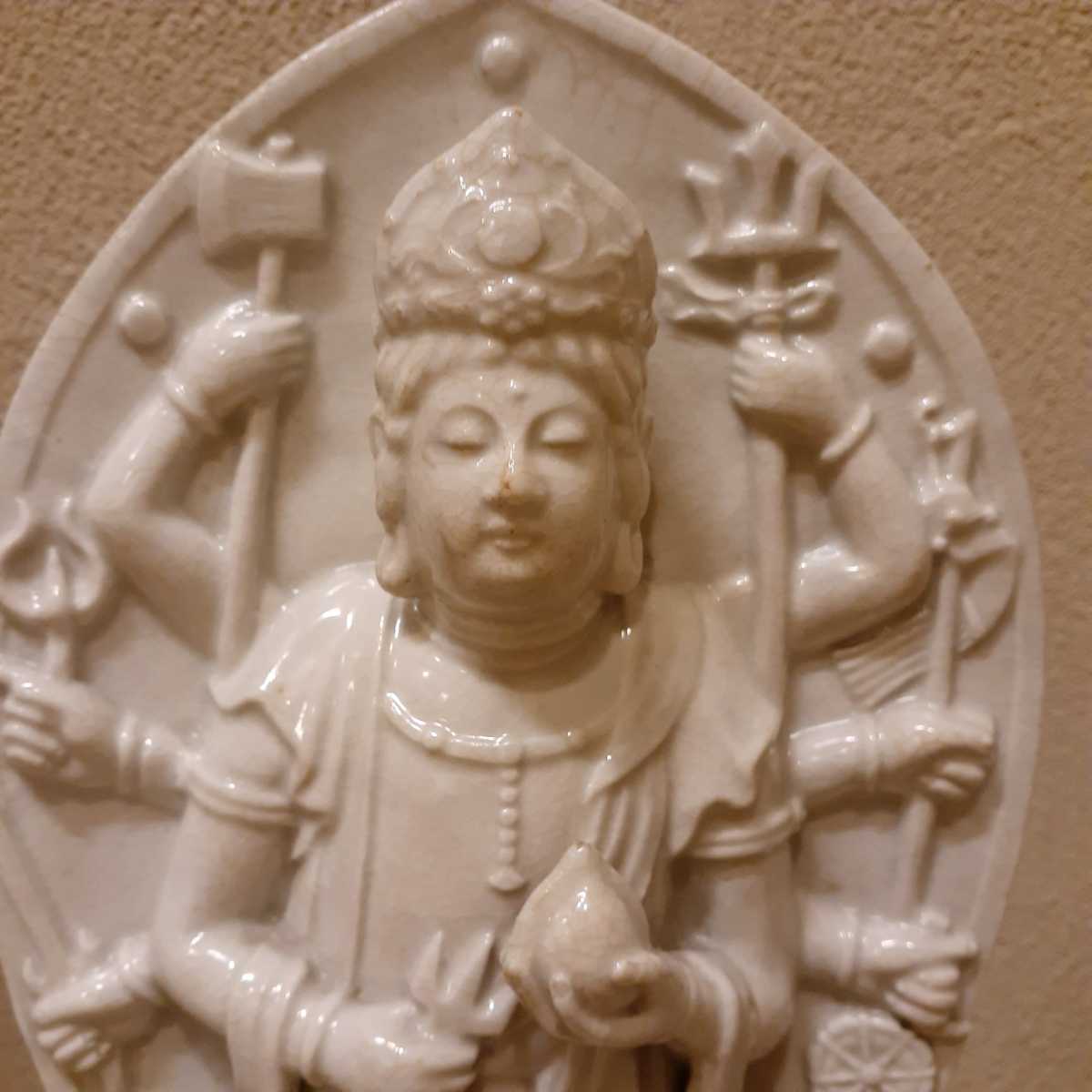 белый фарфор изображение Будды . рука . звук тысяч рука . звук примерно 33cm×16cm×12cm